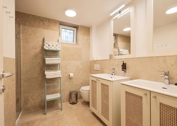 3 Bedroom Gorgeous In Апартаменты *