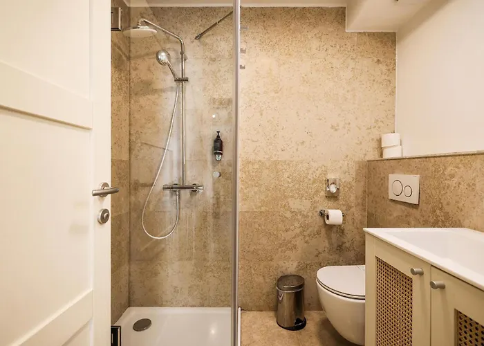 3 Bedroom Gorgeous In Апартаменты Куклица