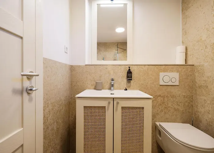 3 Bedroom Gorgeous In Апартаменты *