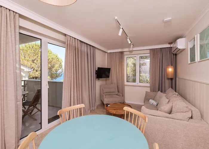Apartamento 3 Bedroom Gorgeous In *